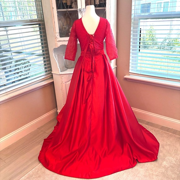 NEW, Red Dress, Red Satin Dress, Prom Dress, Christmas Dress, NWOT Size XL/16W - Picture 9 of 13